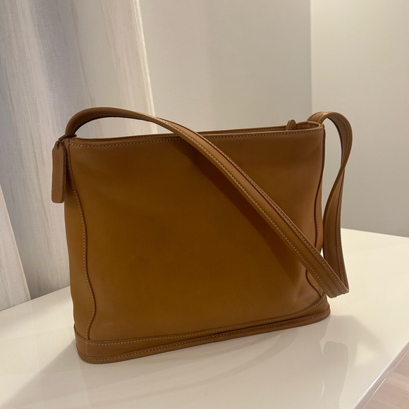 Coach Handbags - COACH Shoulder Leather Bag Vintage
